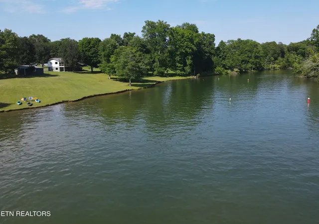 Photo 2 of Sale Pending at 254 Karen Dr, Spring City, TN 37381 | MLS# 1352943 | Listing updated on 2026-09-18