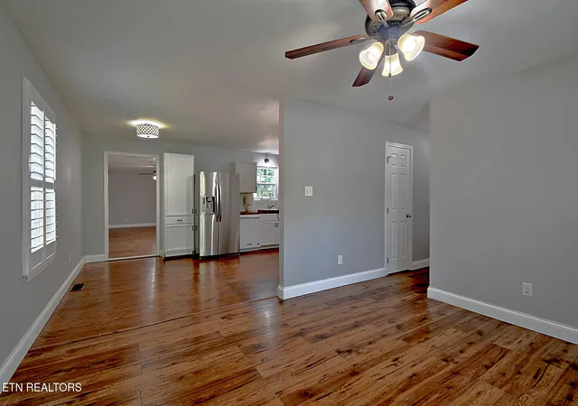 Photo 3 of Single family home for sale at 5924 W Pine Ln, Knoxville, TN 37909 | MLS# 1353130 | Listing updated on 2026-09-17