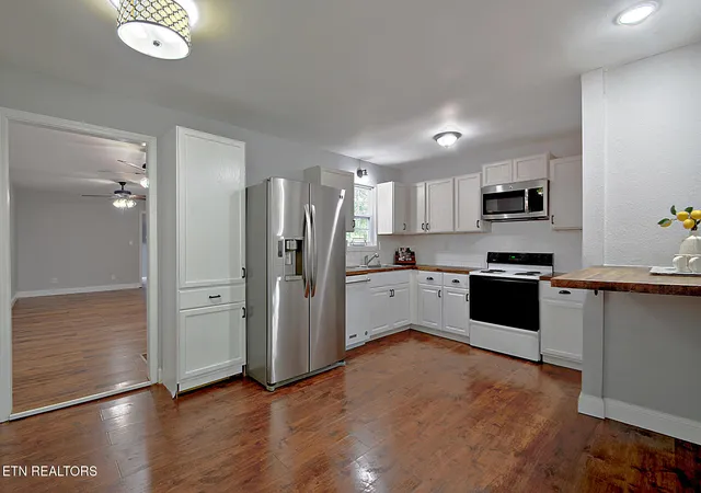 Photo 4 of Single family home for sale at 5924 W Pine Ln, Knoxville, TN 37909 | MLS# 1353130 | Listing updated on 2026-09-17