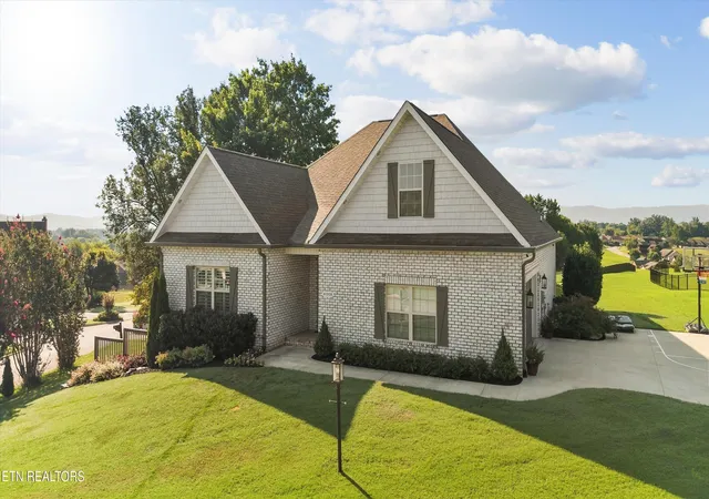 Photo 2 of Single family home for sale at 4008 Legends Way, Maryville, TN 37801 | MLS# 1353810 | Listing updated on 2026-09-13