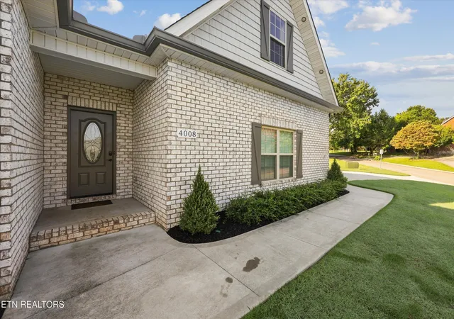 Photo 3 of Single family home for sale at 4008 Legends Way, Maryville, TN 37801 | MLS# 1353810 | Listing updated on 2026-09-13
