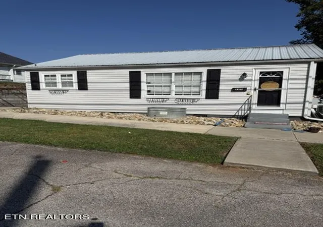 Photo 1 of Sale Pending at 107 Trenton St, Harriman, TN 37748 | MLS# 1352940 | Listing updated on 2026-09-15