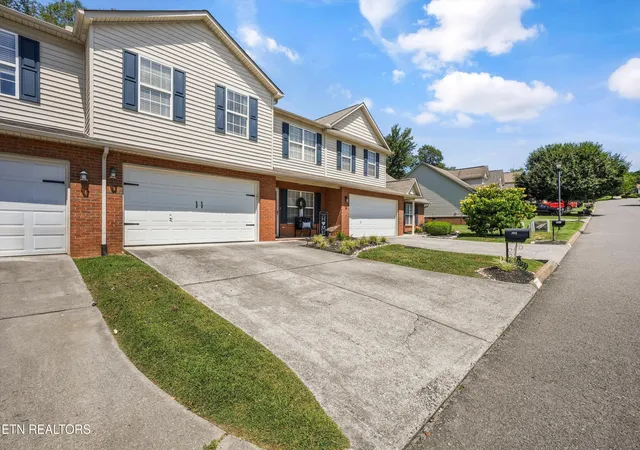 Photo 2 of Single family home for sale at 2055 Gatehouse Ln, Powell, TN 37849 | MLS# 1353169 | Listing updated on 2026-09-14