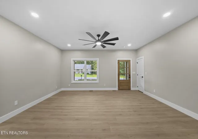 Photo 2 of Single family home for sale at 401 Saint George Dr, Crossville, TN 38558 | MLS# 1352955 | Listing updated on 2026-09-12