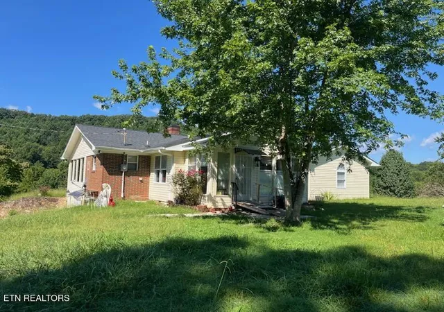 Photo 2 of Single family home for sale at 134 Old Pinecrest Rd, Jacksboro, TN 37757 | MLS# 1352946 | Listing updated on 2026-08-24