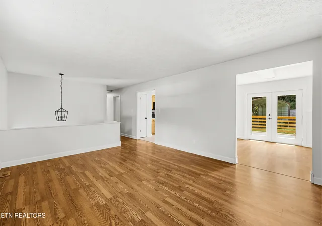 Photo 4 of Sale Pending at 6916 Wood Rd, Corryton, TN 37721 | MLS# 1353589 | Listing updated on 2026-09-01