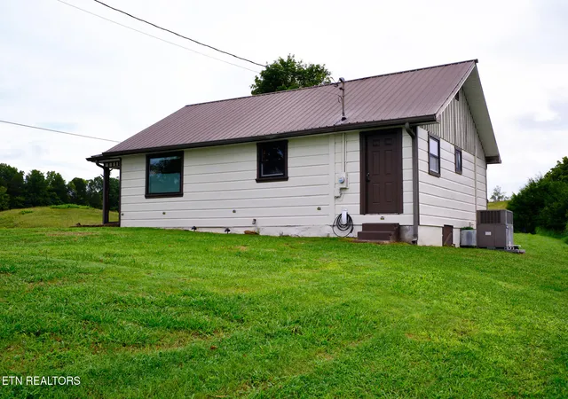 Photo 4 of Sale Pending at 275 Lawson Rd, Bulls Gap, TN 37711 | MLS# 1352965 | Listing updated on 2026-09-14