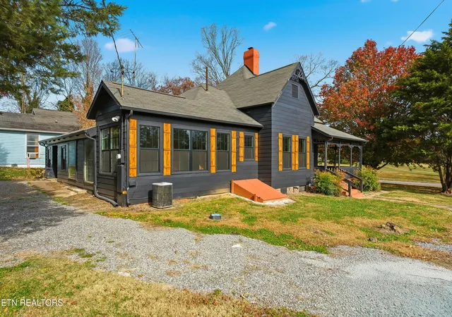 Photo 2 of Sale Pending at 350 Tellico St, Madisonville, TN 37354 | MLS# 1353009 | Listing updated on 2026-08-31