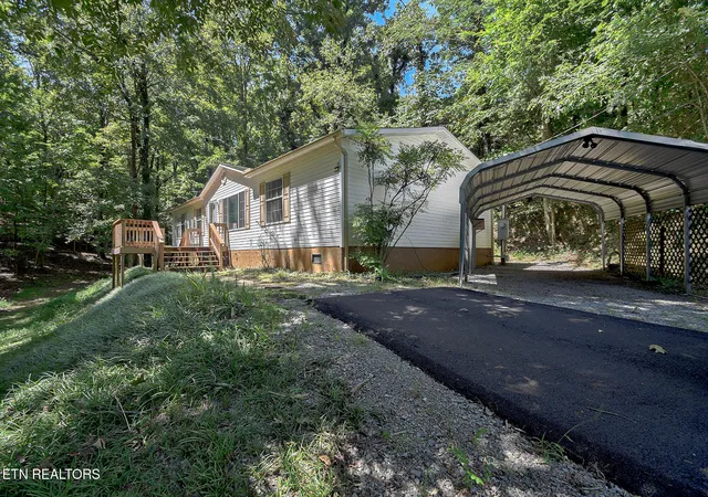 Photo 1 of Sale Pending at 351 Lake Forest Dr, Lenoir City, TN 37772 | MLS# 1353187 | Listing updated on 2026-09-18