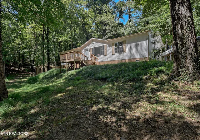 Photo 2 of Sale Pending at 351 Lake Forest Dr, Lenoir City, TN 37772 | MLS# 1353187 | Listing updated on 2026-09-18