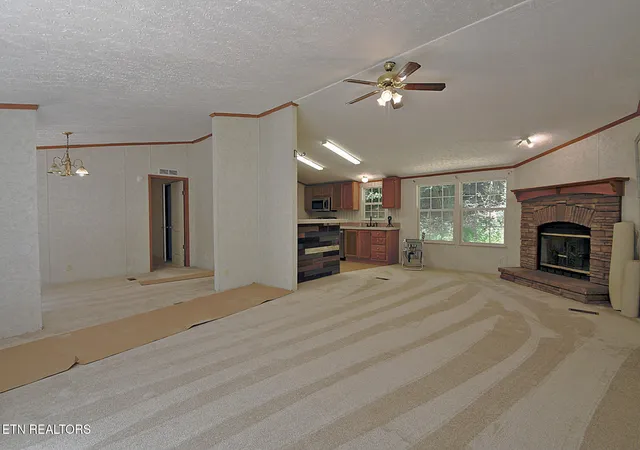 Photo 3 of Sale Pending at 351 Lake Forest Dr, Lenoir City, TN 37772 | MLS# 1353187 | Listing updated on 2026-09-18