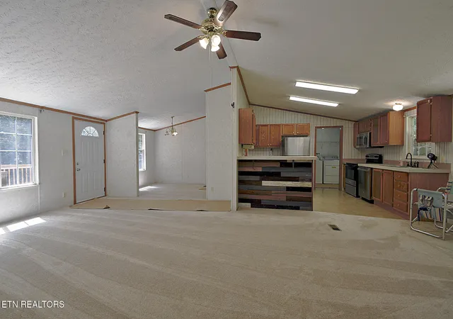 Photo 4 of Sale Pending at 351 Lake Forest Dr, Lenoir City, TN 37772 | MLS# 1353187 | Listing updated on 2026-09-18