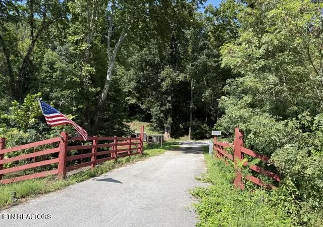 Photo 3 of Land for sale at 592 Morgan Co Hwy #Morgan County Highway, Harriman, TN 37748 | MLS# 1353824 | Listing updated on 2026-09-23