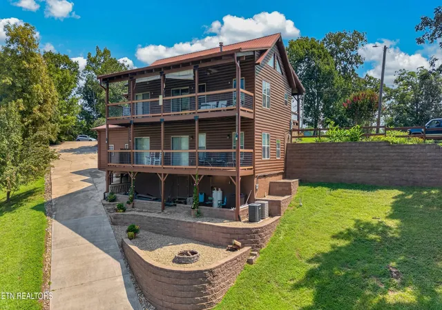 Photo 3 of Single family home for sale at 1573 Topaz Ln, Dandridge, TN 37725 | MLS# 1352962 | Listing updated on 2026-08-24