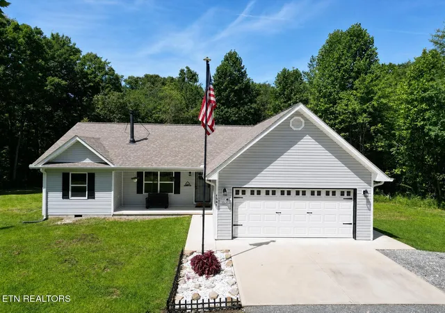 Photo 2 of Single family home for sale at 1561 Bicknell Rd, Clarkrange, TN 38553 | MLS# 1353099 | Listing updated on 2026-10-06