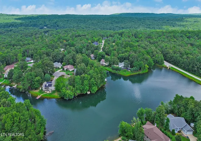 Photo 3 of Single family home for sale at 136 Dalefield Loop, Crossville, TN 38558 | MLS# 1352997 | Listing updated on 2026-09-25