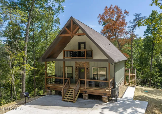 Photo 1 of Single family home for sale at 1756 Stinnett Rd, Sevierville, TN 37876 | MLS# 1353299 | Listing updated on 2026-10-27