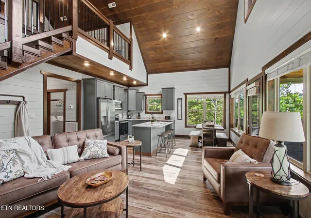 Photo 4 of Single family home for sale at 1756 Stinnett Rd, Sevierville, TN 37876 | MLS# 1353299 | Listing updated on 2026-10-27