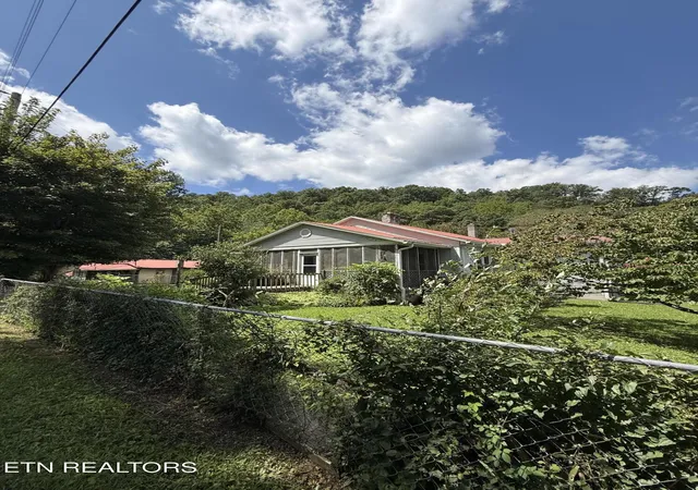 Photo 2 of Single family home for sale at 353 Cotula Rd, Duff, TN 37729 | MLS# 1352961 | Listing updated on 2026-08-24