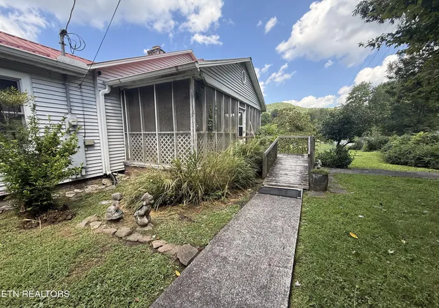 Photo 3 of Single family home for sale at 353 Cotula Rd, Duff, TN 37729 | MLS# 1352961 | Listing updated on 2026-08-24
