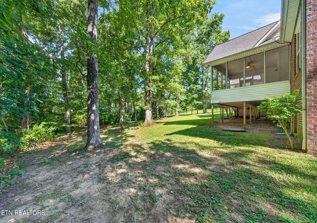 Photo 3 of Single family home for sale at 525 Kings Row, Crossville, TN 38571 | MLS# 1353061 | Listing updated on 2026-08-25