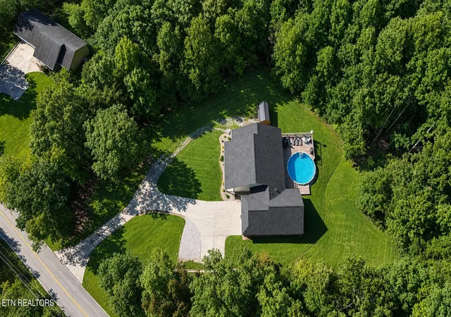 Photo 2 of Single family home for sale at 705 Grave Hill Rd, Oneida, TN 37841 | MLS# 1353124 | Listing updated on 2026-09-16