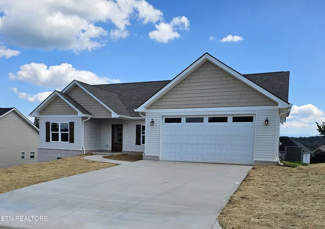 Photo 3 of Single family home for sale at 2711 Vista Meadows Ln, Sevierville, TN 37876 | MLS# 1353050 | Listing updated on 2026-09-24