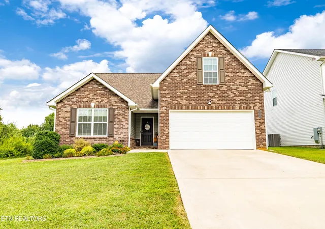 Photo 1 of Sale Pending at 3042 Farmhouse Dr, Maryville, TN 37803 | MLS# 1353634 | Listing updated on 2026-08-29