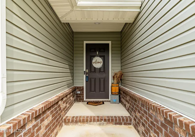 Photo 3 of Sale Pending at 3042 Farmhouse Dr, Maryville, TN 37803 | MLS# 1353634 | Listing updated on 2026-08-29