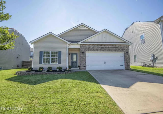 Photo 1 of Sale Pending at 6310 Aldingham St, Knoxville, TN 37912 | MLS# 1352994 | Listing updated on 2026-08-27