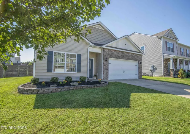 Photo 2 of Sale Pending at 6310 Aldingham St, Knoxville, TN 37912 | MLS# 1352994 | Listing updated on 2026-08-27