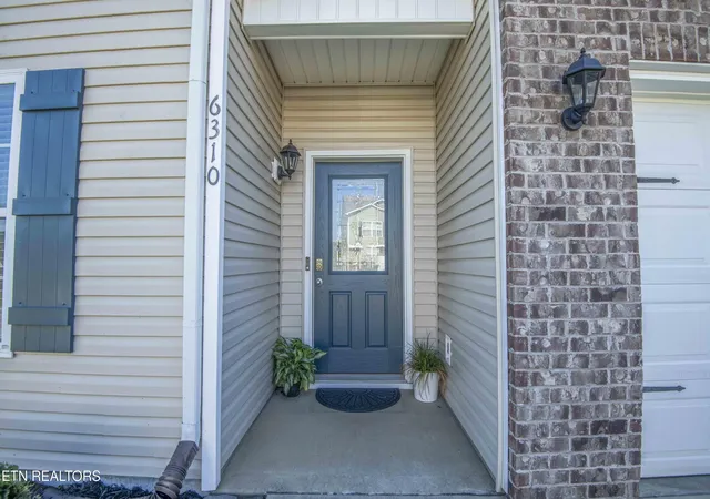 Photo 3 of Sale Pending at 6310 Aldingham St, Knoxville, TN 37912 | MLS# 1352994 | Listing updated on 2026-08-27