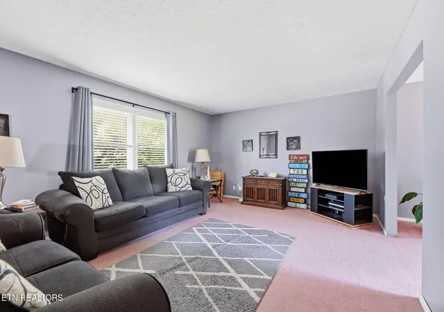 Photo 3 of Sale Pending at 7404 Sturbridge Ct, Knoxville, TN 37931 | MLS# 1353042 | Listing updated on 2026-09-03