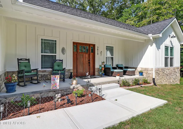 Photo 2 of Single family home for sale at 3019 Pomo Cir, Crossville, TN 38572 | MLS# 1353154 | Listing updated on 2026-09-18
