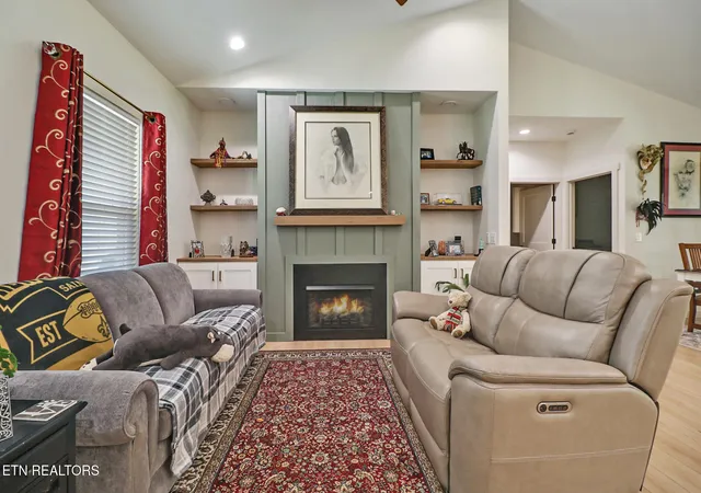 Photo 3 of Single family home for sale at 3019 Pomo Cir, Crossville, TN 38572 | MLS# 1353154 | Listing updated on 2026-09-18