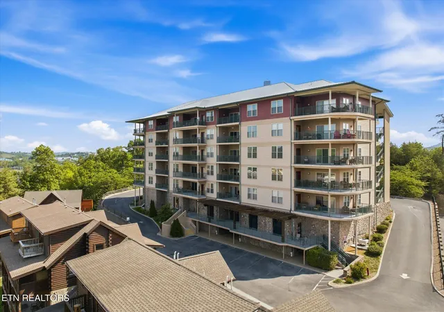 Condo for sale in building located at 410 Big Bear Wy, Pigeon Forge, TN 37863 - Unit #3004