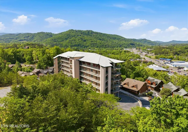 Condo for sale in building located at 410 Big Bear Wy, Pigeon Forge, TN 37863 - Unit #3004