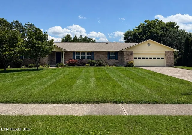Photo 1 of Sale Pending at 11720 Georgetowne Dr, Knoxville, TN 37934 | MLS# 1353422 | Listing updated on 2026-08-31