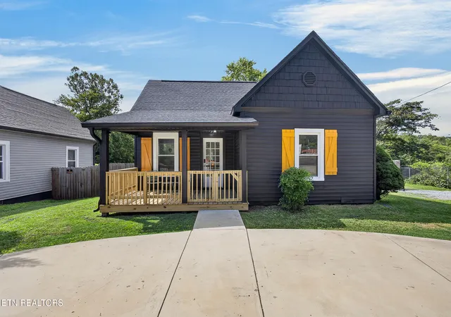 1st image of 925 Maryville Pike, Knoxville, TN 37920 | MLS# 1353004