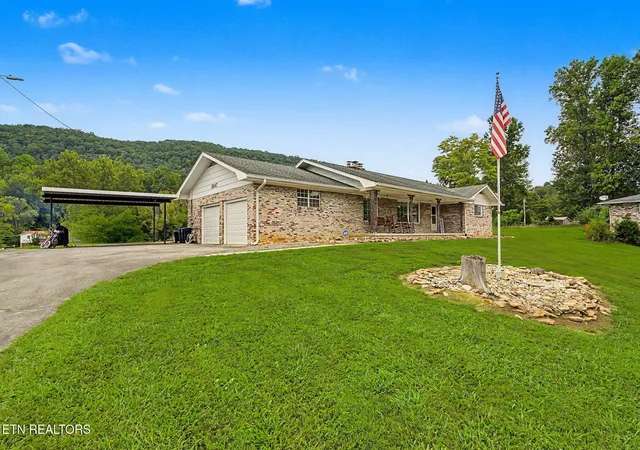 Photo 2 of Sale Pending at 5047 Harriman Hwy, Oliver Springs, TN 37840 | MLS# 1353519 | Listing updated on 2026-09-23