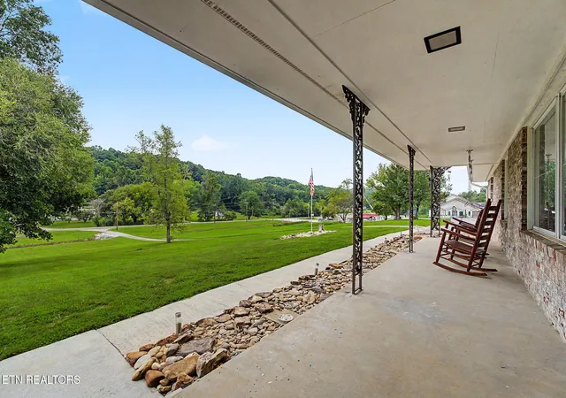 Photo 4 of Sale Pending at 5047 Harriman Hwy, Oliver Springs, TN 37840 | MLS# 1353519 | Listing updated on 2026-09-23