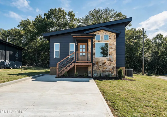 Photo 2 of Single family home for sale at 2517 Limestone Ct, Sevierville, TN 37876 | MLS# 1353158 | Listing updated on 2026-10-16