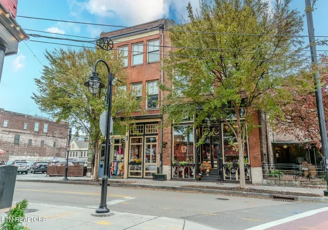 Photo 2 of Single family home for sale at 105 W Jackson Ave #2, Knoxville, TN 37902 | MLS# 1353031 | Listing updated on 2026-08-26