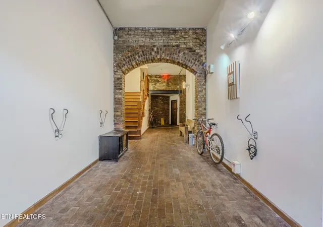 Photo 3 of Single family home for sale at 105 W Jackson Ave #2, Knoxville, TN 37902 | MLS# 1353031 | Listing updated on 2026-08-26