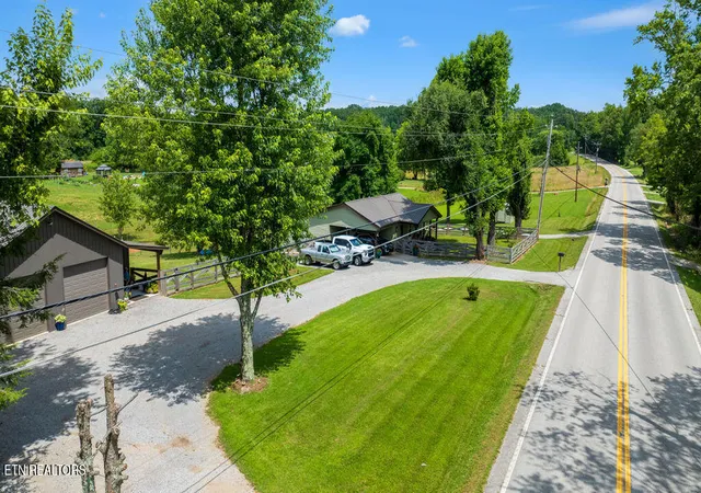 Photo 2 of Single family home for sale at 289 Westel Rd, Rockwood, TN 37854 | MLS# 1353206 | Listing updated on 2026-08-26