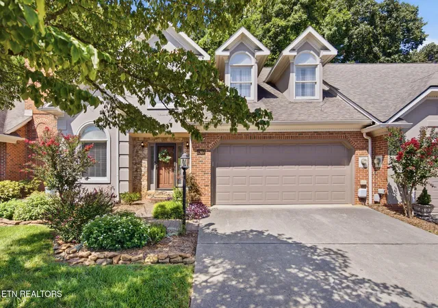 Photo 1 of Sale Pending at 8507 Oxford Dr, Knoxville, TN 37922 | MLS# 1353024 | Listing updated on 2026-09-17