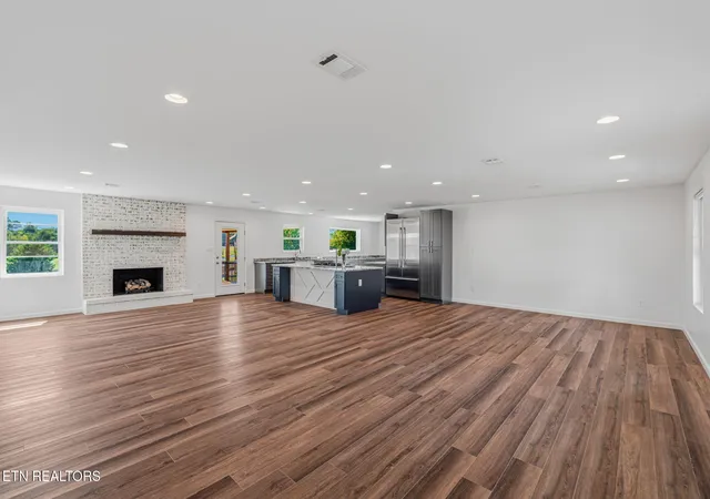 Photo 4 of Single family home for sale at 9220 Slade Rd, Knoxville, TN 37931 | MLS# 1353081 | Listing updated on 2026-08-30
