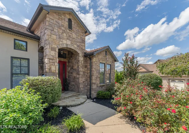 Photo 3 of Single family home for sale at 102 Galway Ct, Johnson City, TN 37615 | MLS# 1353112 | Listing updated on 2026-08-26