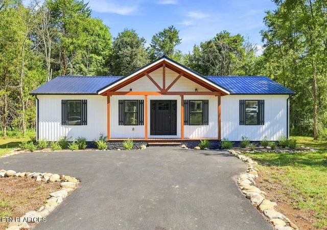 Photo 1 of Sale Pending at 3614 Cove Ln, Baneberry, TN 37890 | MLS# 1353155 | Listing updated on 2026-09-18