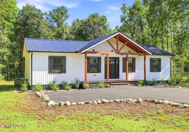 Photo 3 of Sale Pending at 3614 Cove Ln, Baneberry, TN 37890 | MLS# 1353155 | Listing updated on 2026-09-18